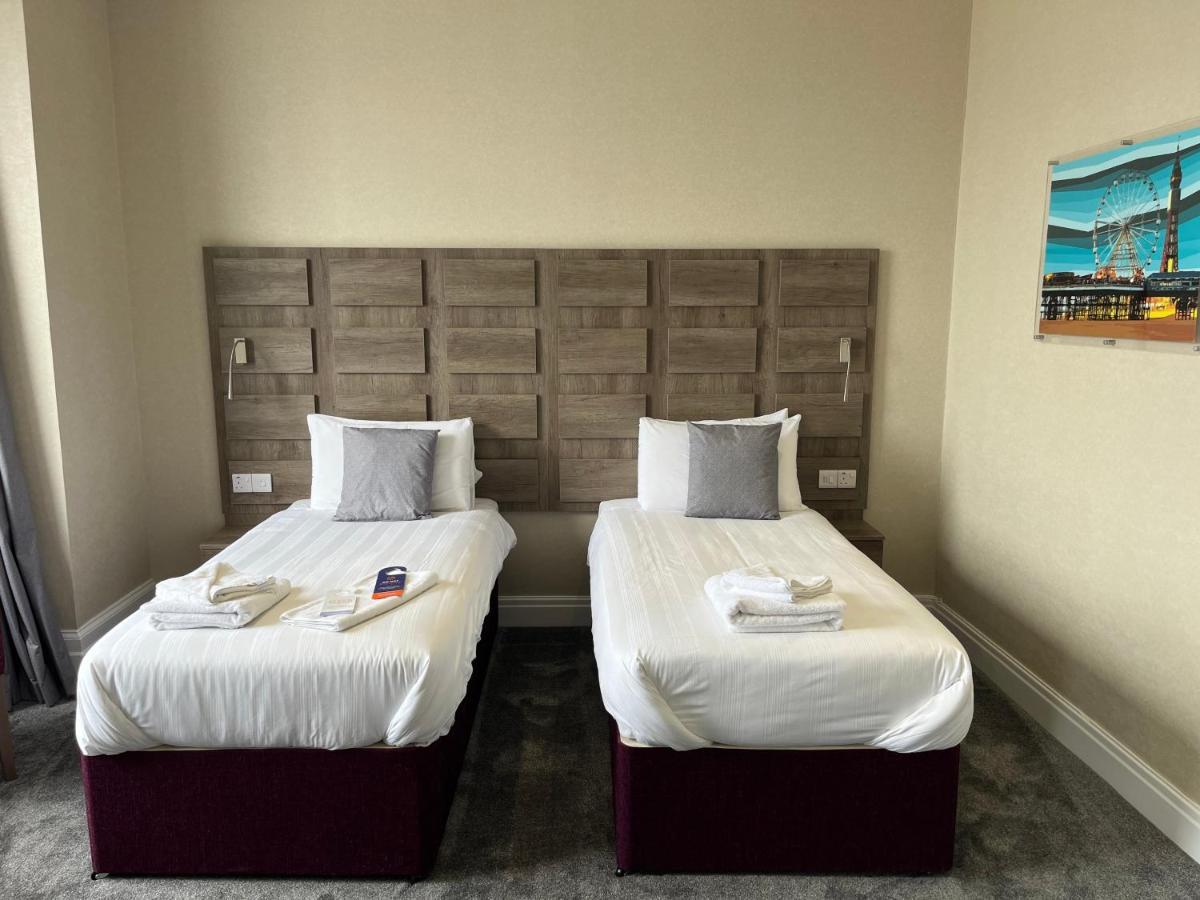 Queens Hotel Blackpool Bagian luar foto